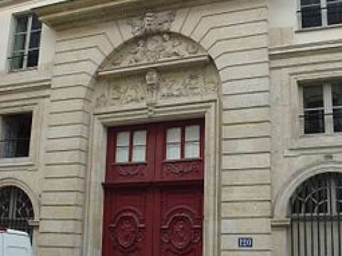His last home, 120 rue du Bac, where Chateaubriand had an apartment on the ground floor