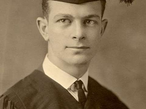 Pauling's graduation photo from Oregon State University, 1922