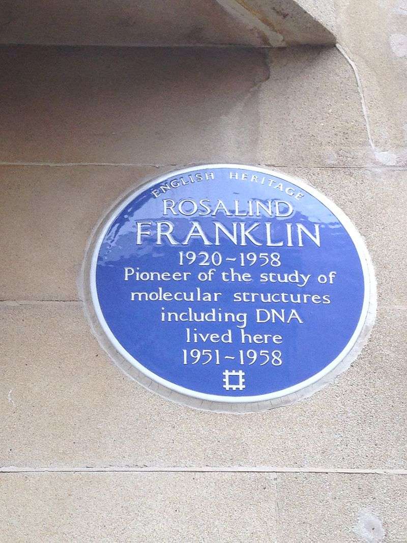 Blue plaque on 107 Drayton Gardens, London SW10