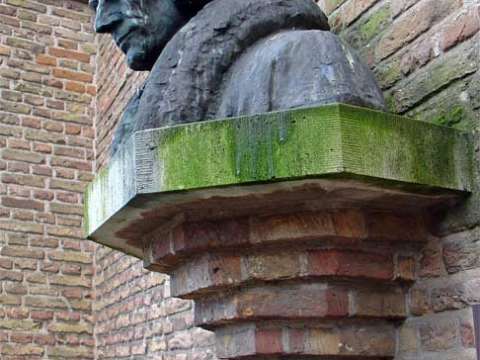 Bust by Hildo Krop (1950) at Gouda, where Erasmus spent his youth