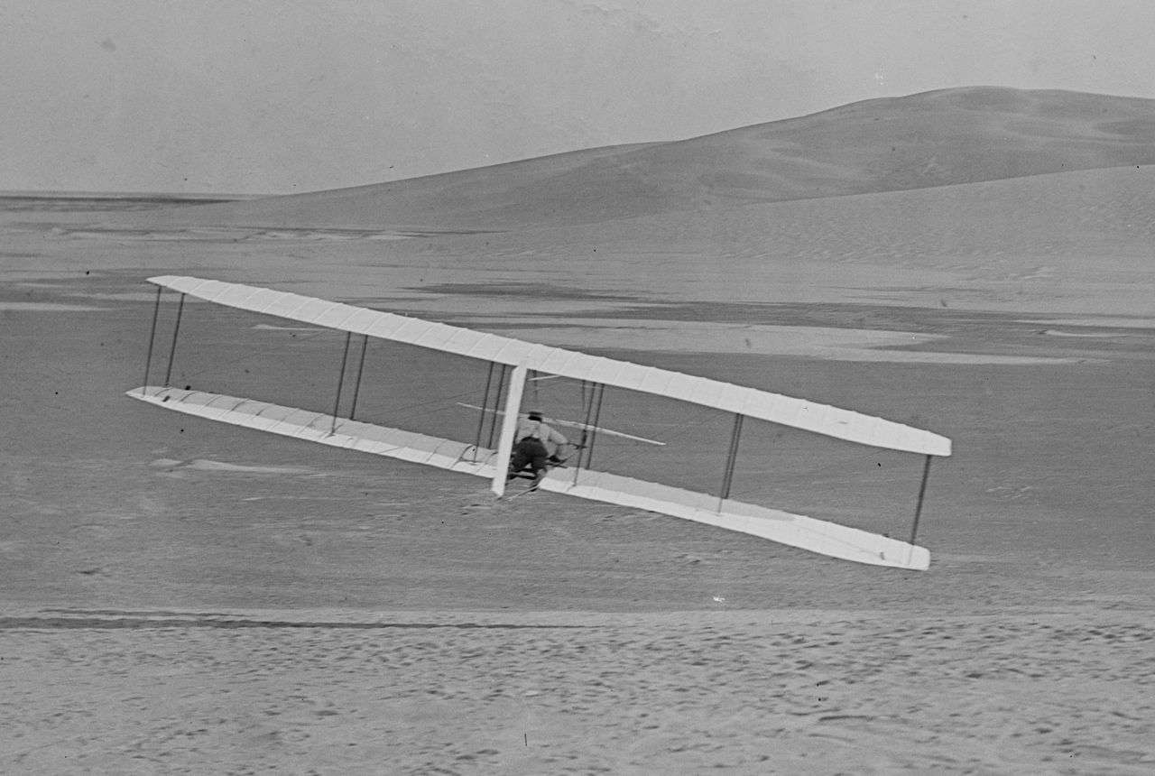 Wilbur makes a turn using wing-warping and the movable rudder, October 24, 1902.