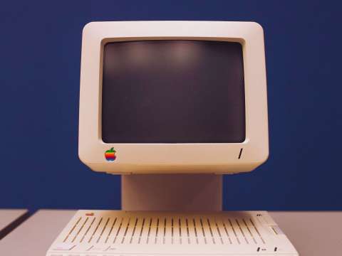 An old Macintosh computer